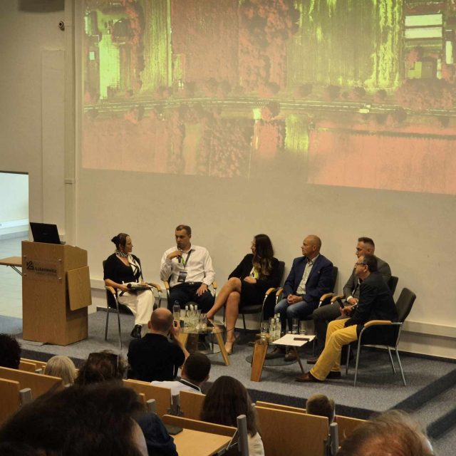 Droniq droniada konferencja